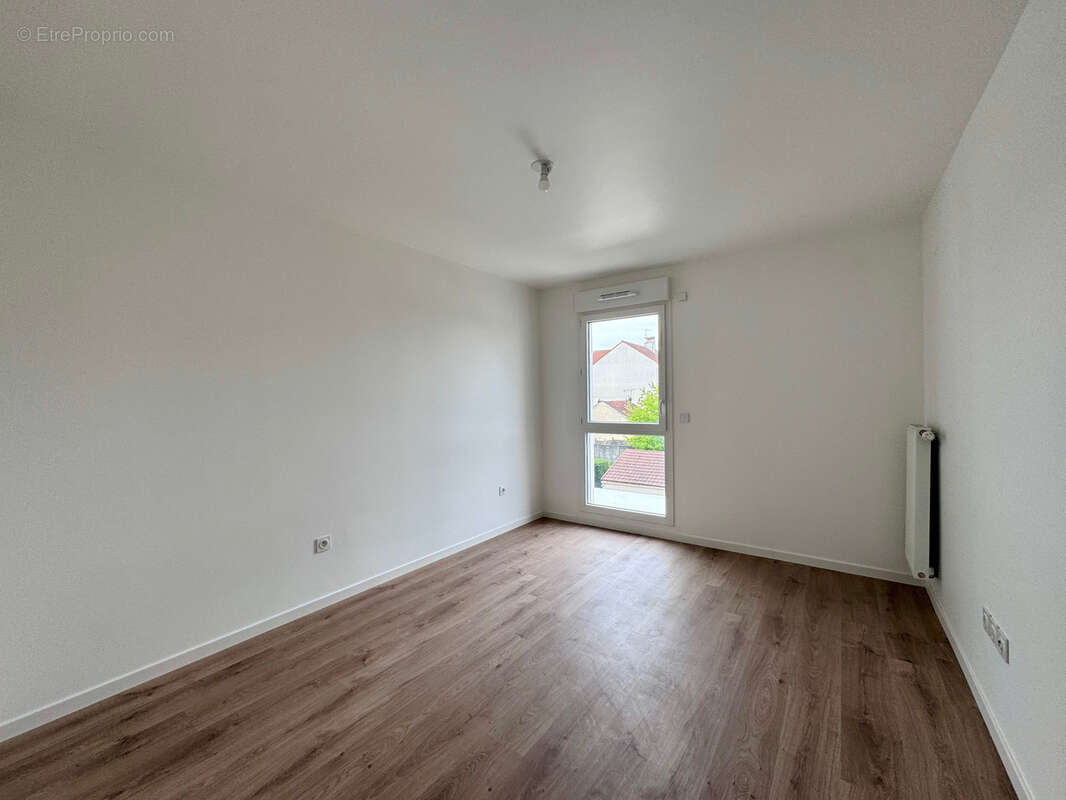 Appartement à PARAY-VIEILLE-POSTE