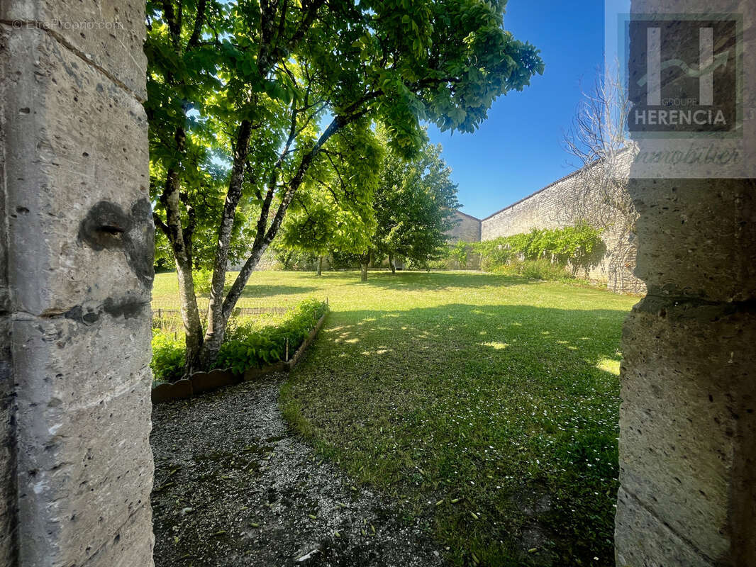 Maison à ANAIS
