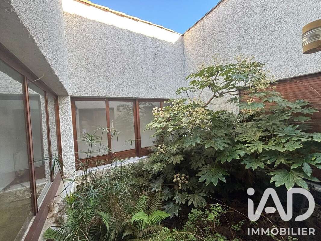 Maison 194 m² à Leguevin  - photo 4