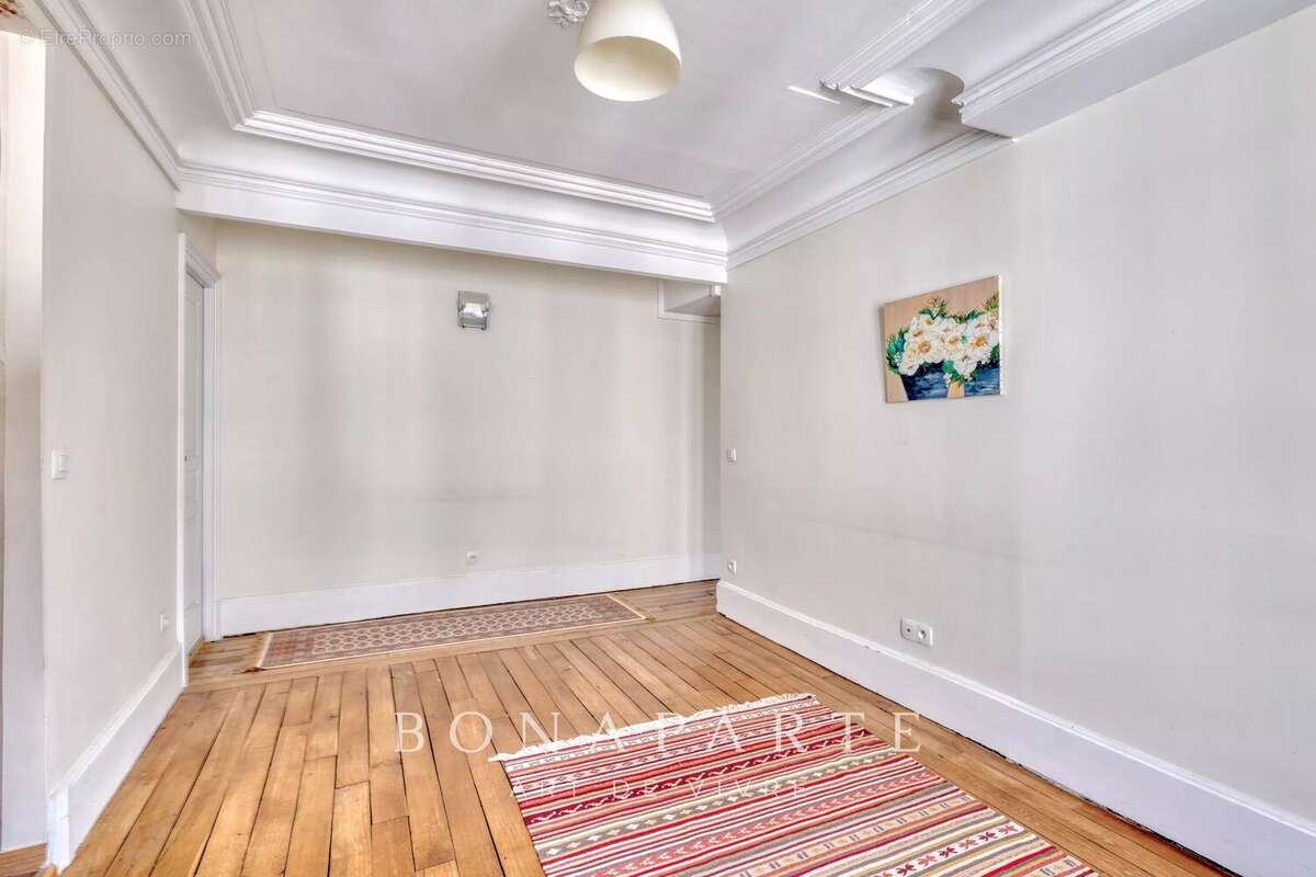 Appartement à PARIS-8E