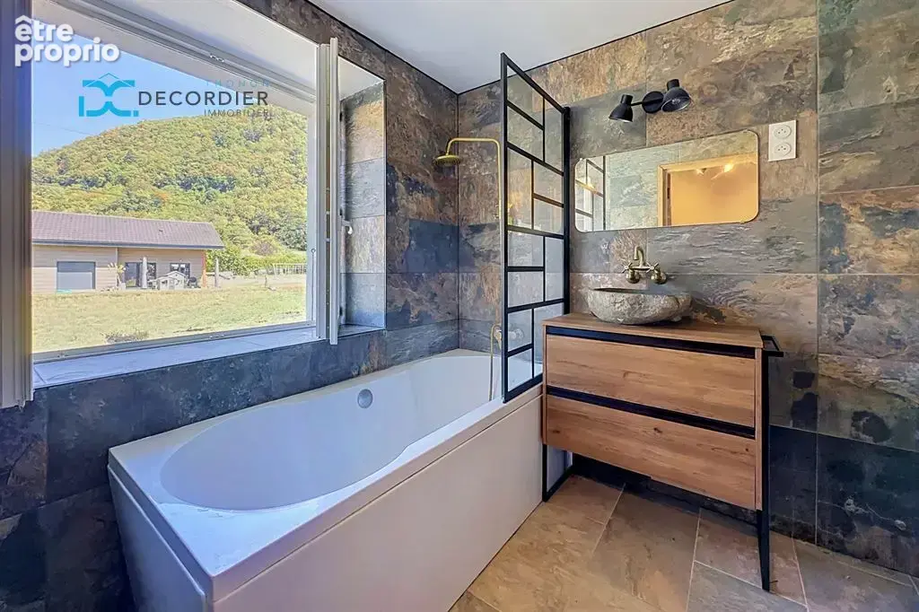 Orcier – maison mitoyenne avec fort potentiel, terrasse et vue montagne 81 m² et 105m² a amenager - photo 9