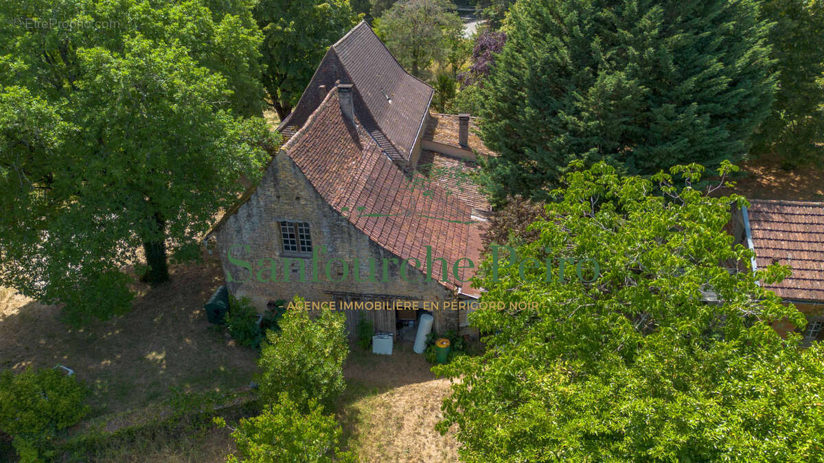 A 10 km au sud-ouest de Sarlat, vallée de la Dordogne - photo 25