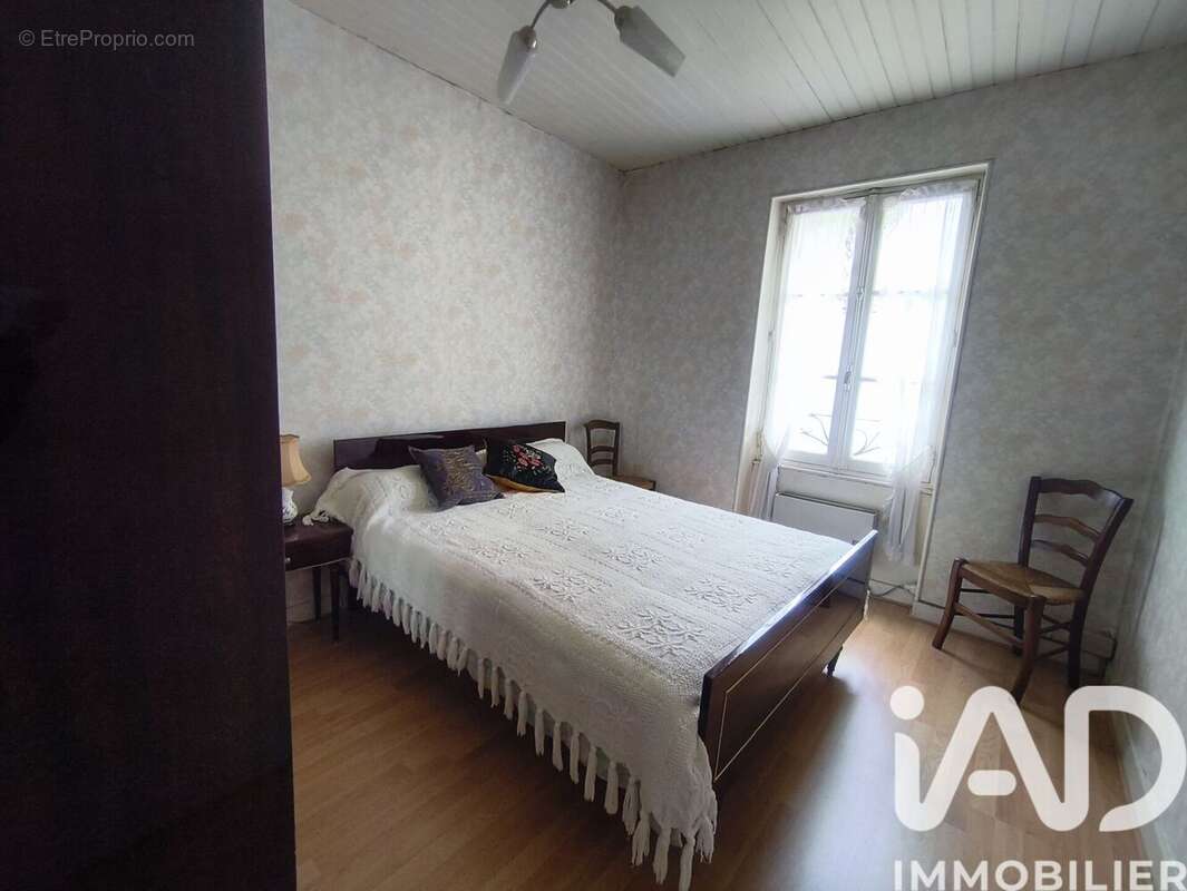Maison 107 m² à Voulgezac  - photo 8