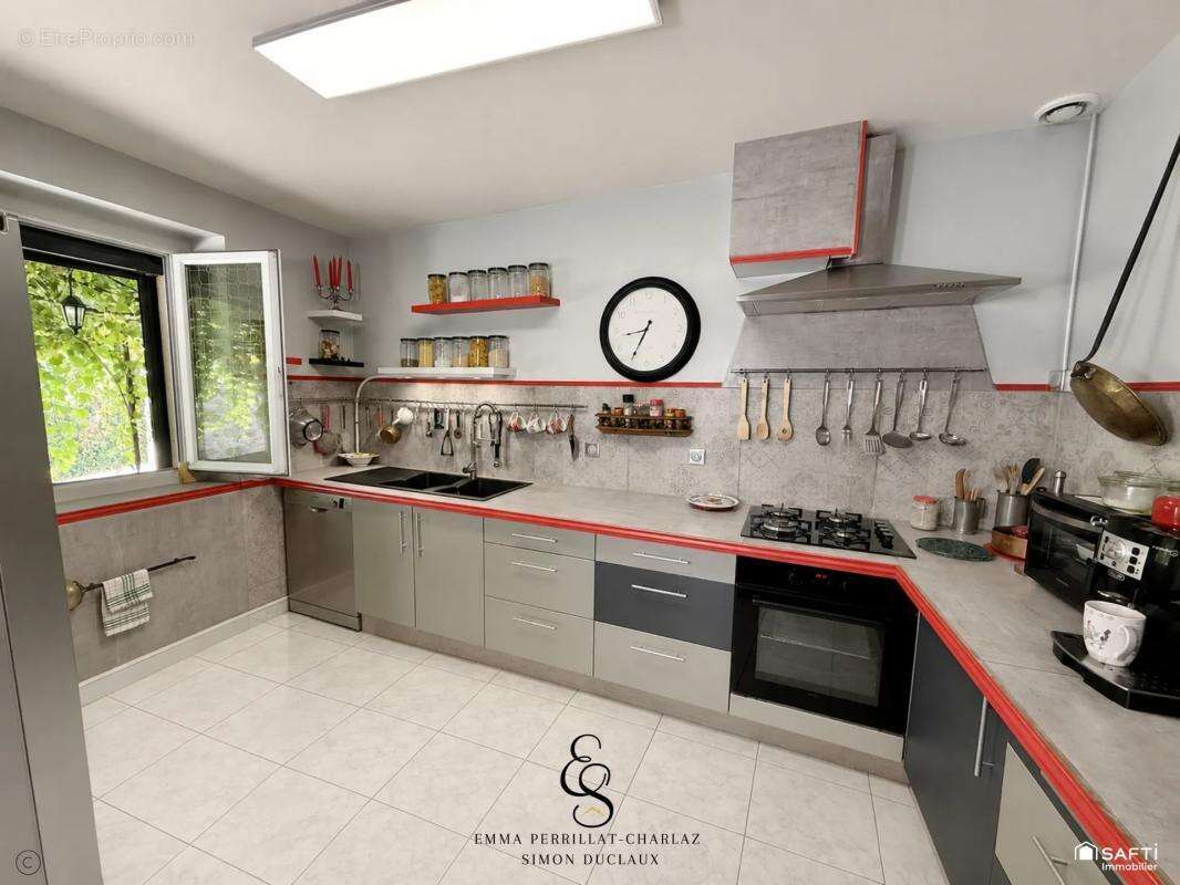 Maison de 5 pièces de 132 m² à Quintenas - photo 12