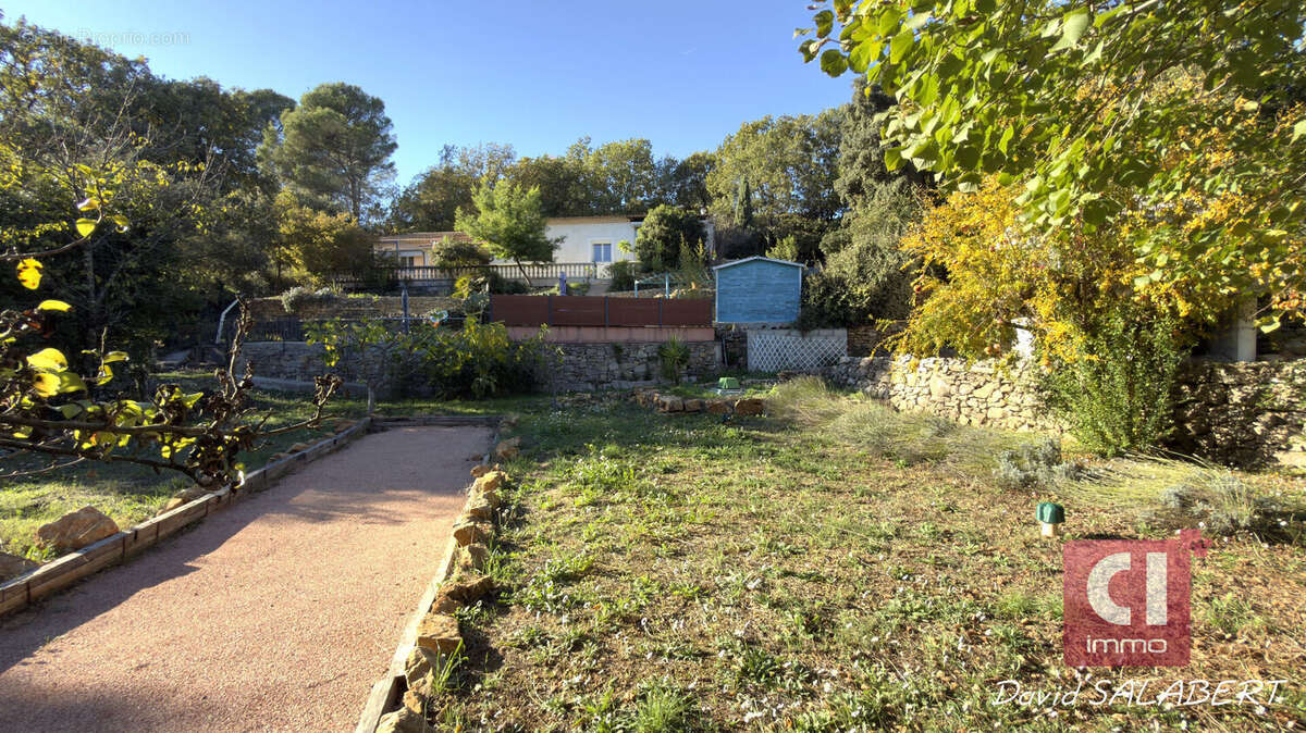 Maison à SAINTE-ANASTASIE-SUR-ISSOLE
