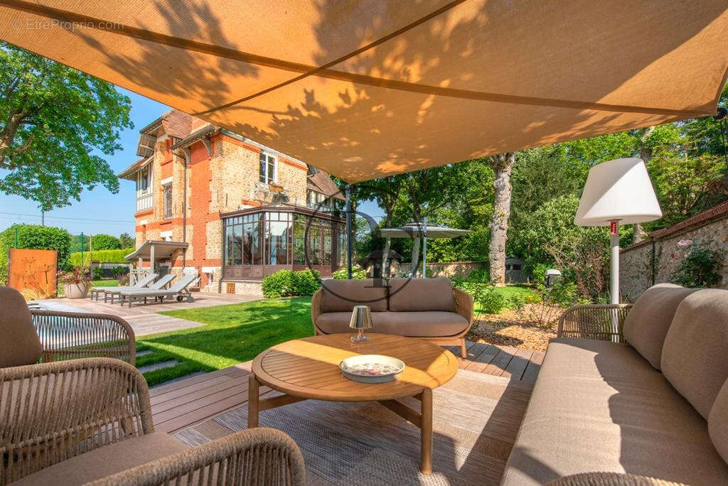 Maison à SOISY-SUR-SEINE