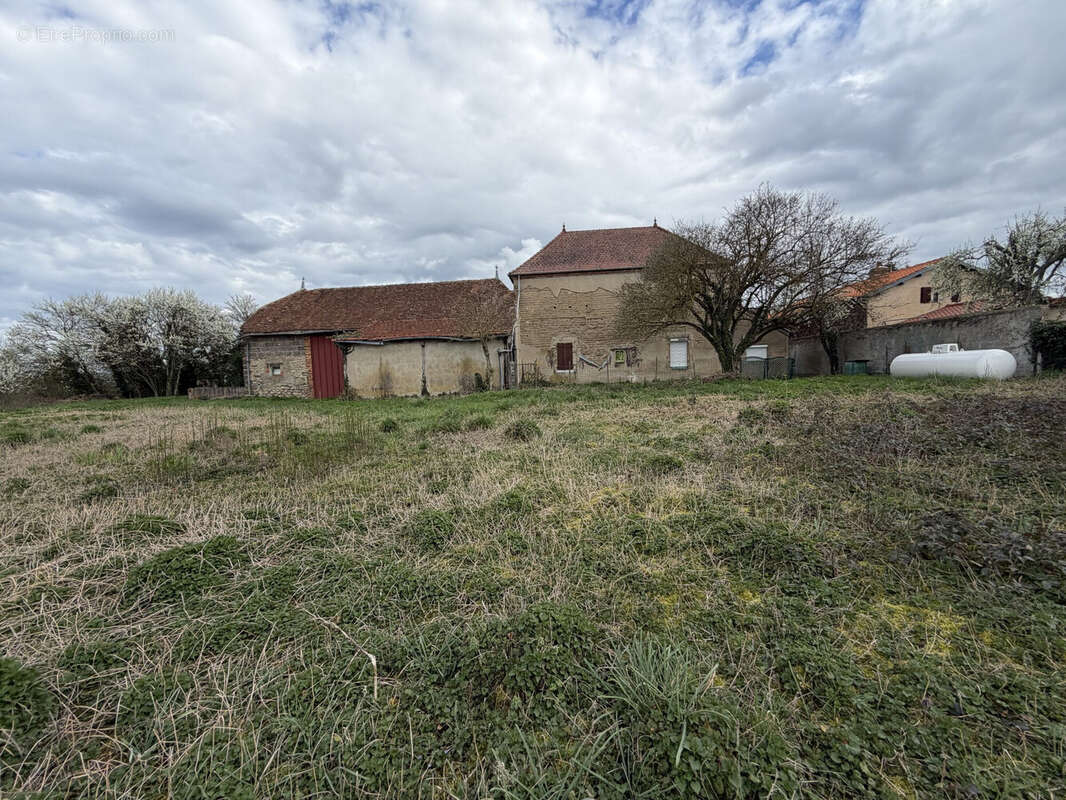 Maison à BAS-ET-LEZAT