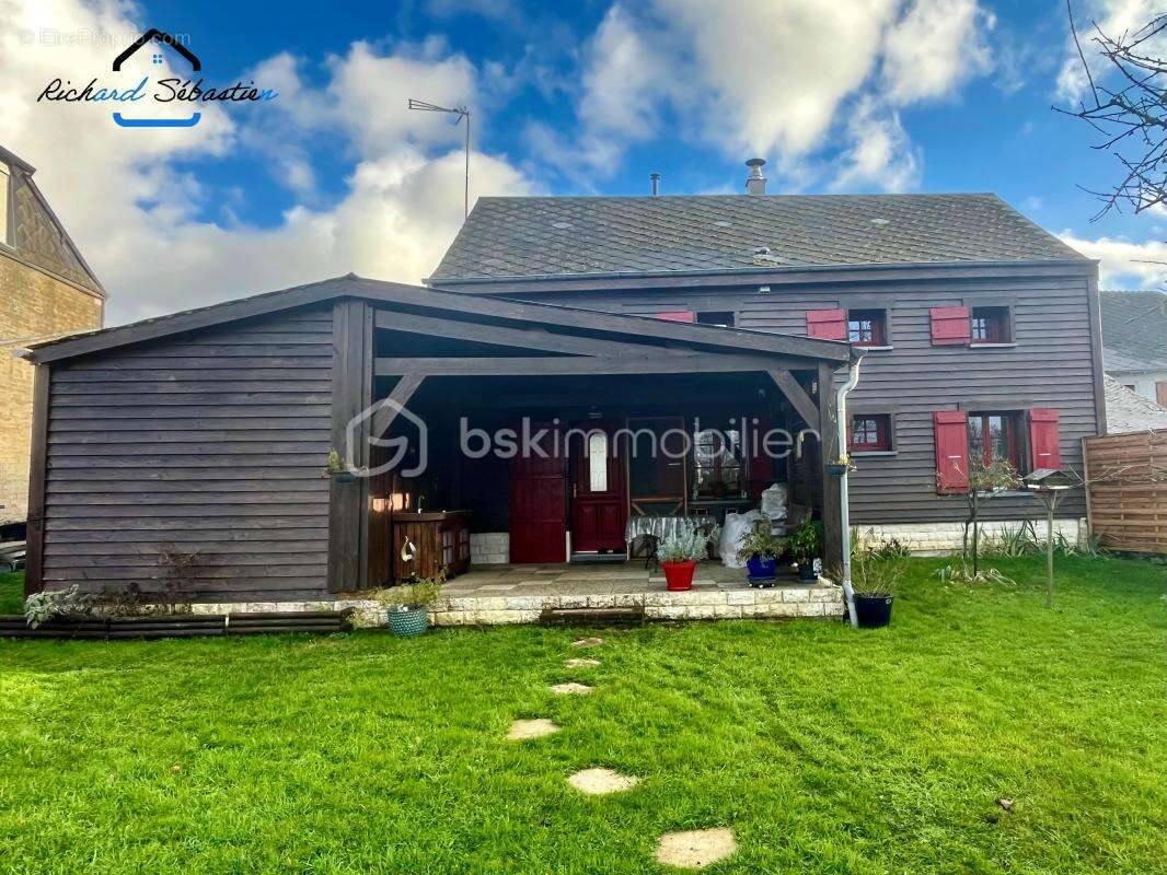 Maison à LAUNOIS-SUR-VENCE