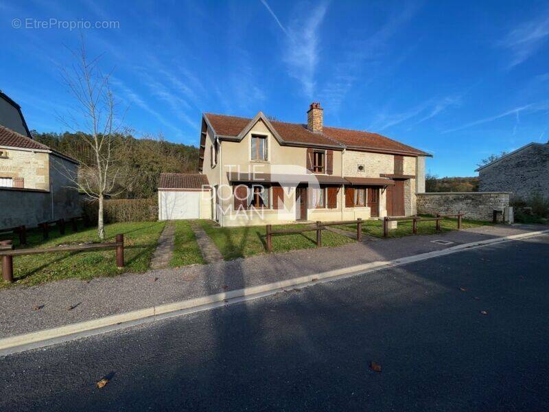 Maison à ROCHES-BETTAINCOURT