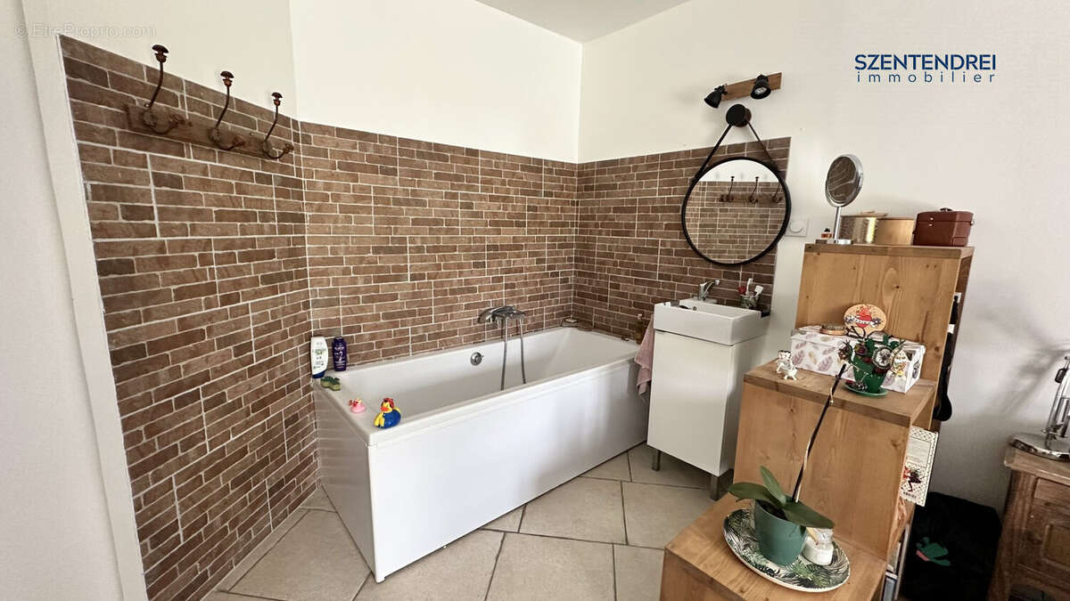 Maison 154 m² à Saint-Nazaire-De-Pezan  - photo 8