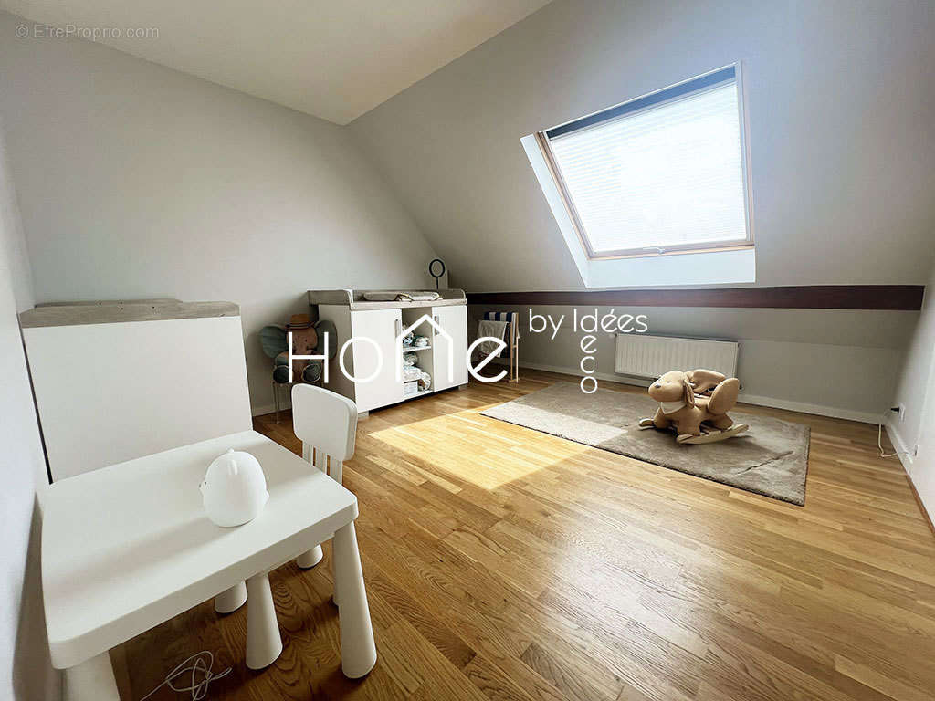 Maison 7 pièces 5 chambres, combles aménagés - photo 10