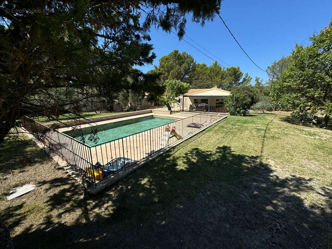 Maison à L&#039;ISLE-SUR-LA-SORGUE