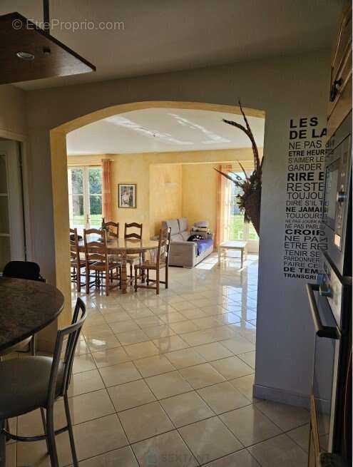 Maison à SAINT-MARTIN-EN-BIERE