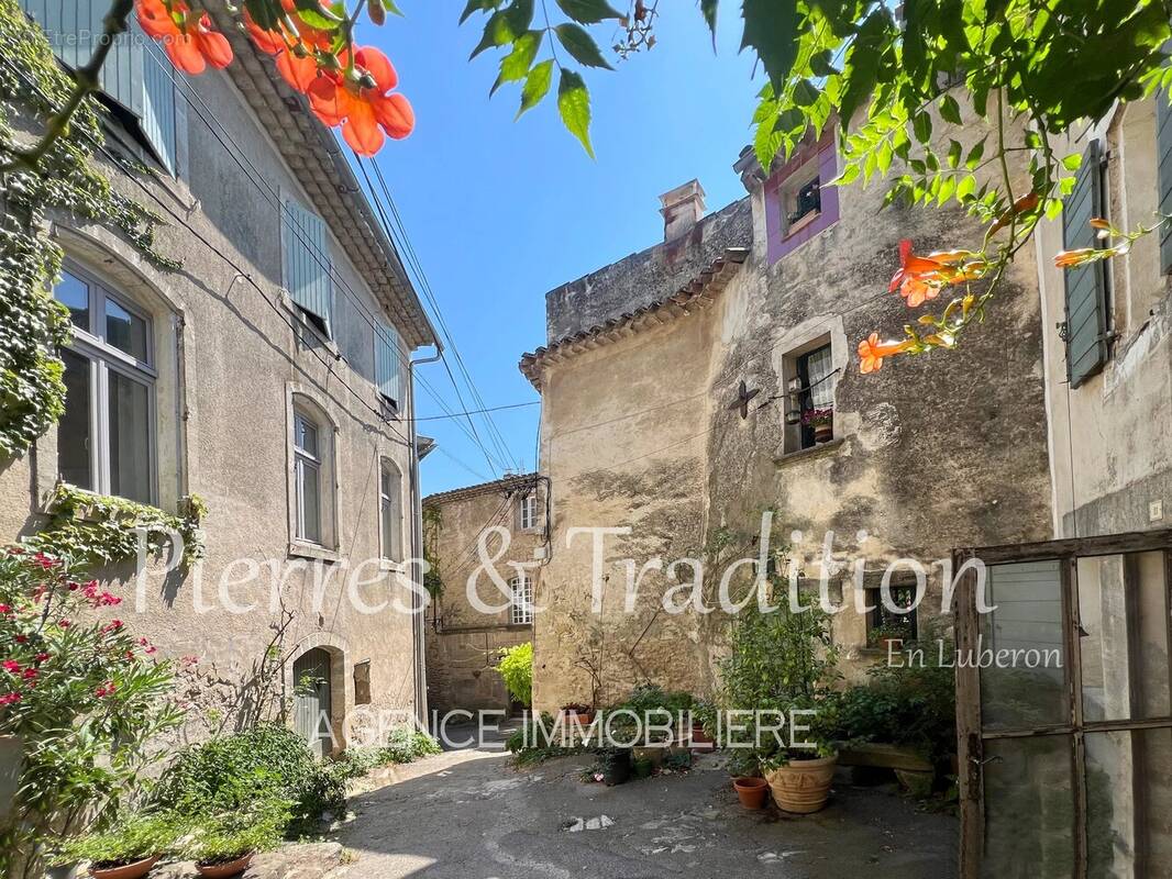 Maison à SAIGNON