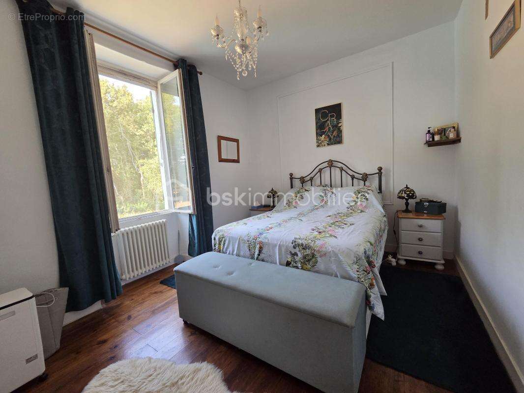 Coup de cœur – charme, elegance et potentiel, belle maison rénovée avec studio, piscine chauffée et 1 940 m² de terrain - photo 11