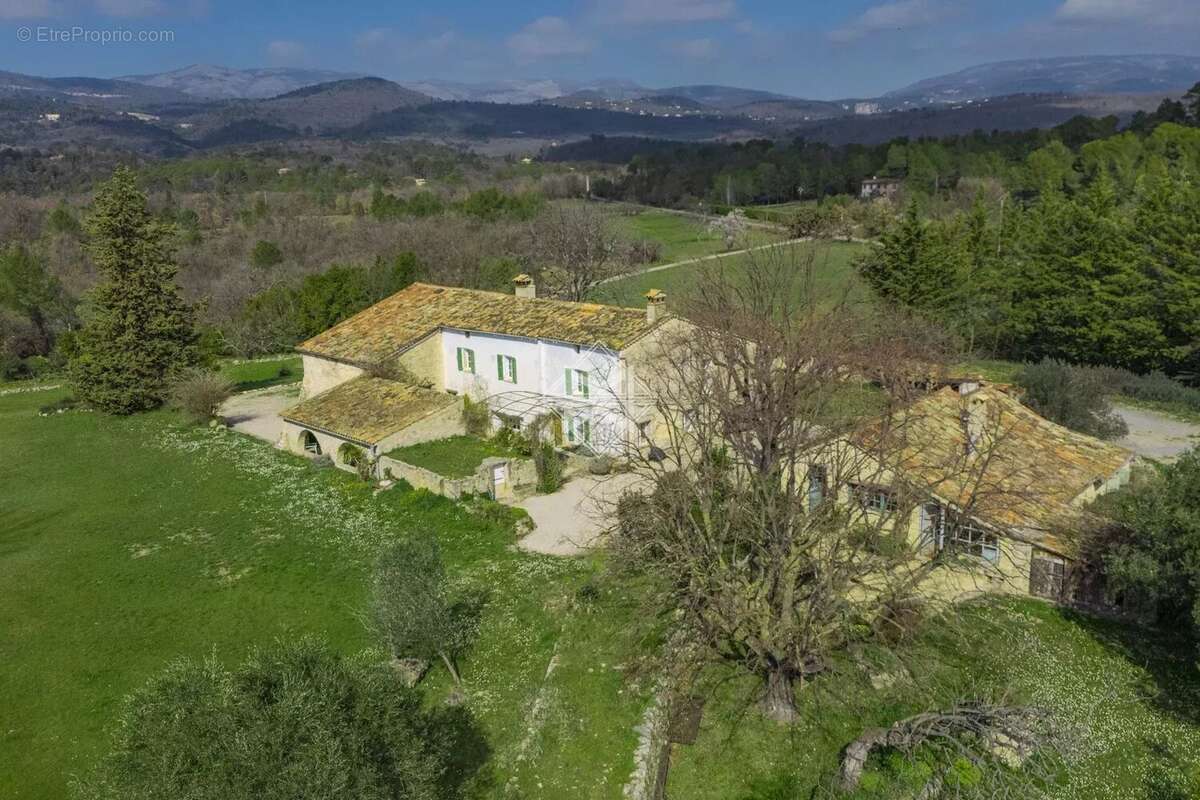 Maison à TOURRETTES