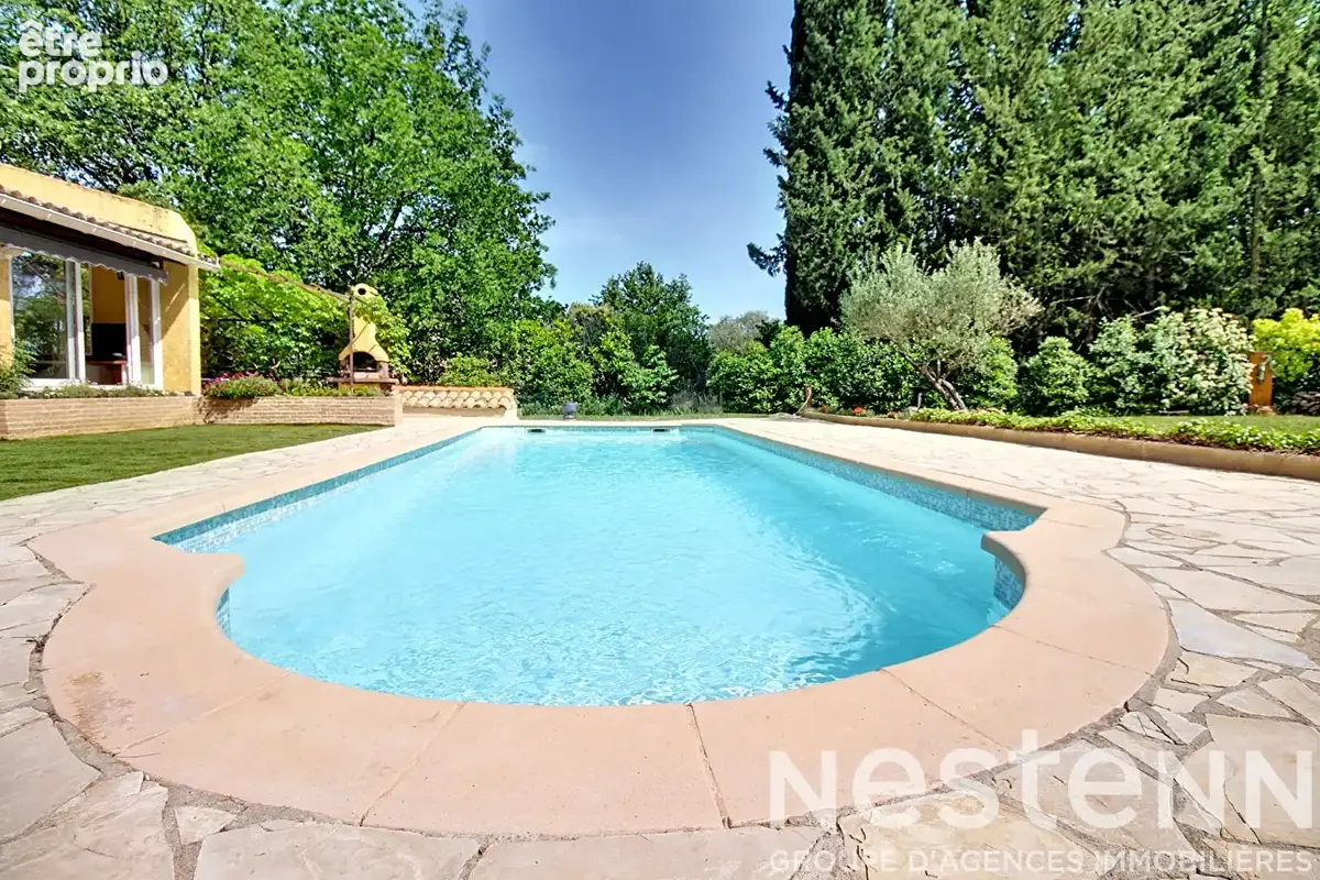 A VENDRE  : Maison avec dépendances, piscine et grand terrain . - photo 2