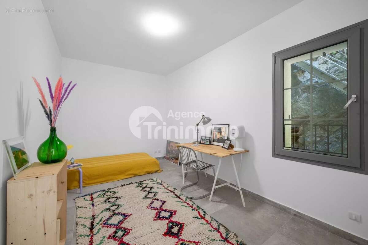 Appartement à TOURRETTE-LEVENS