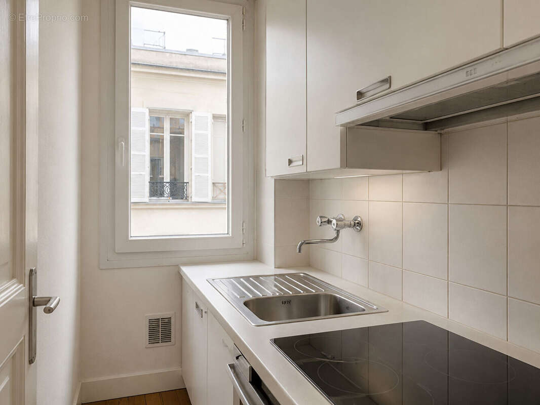 Appartement à PARIS-14E