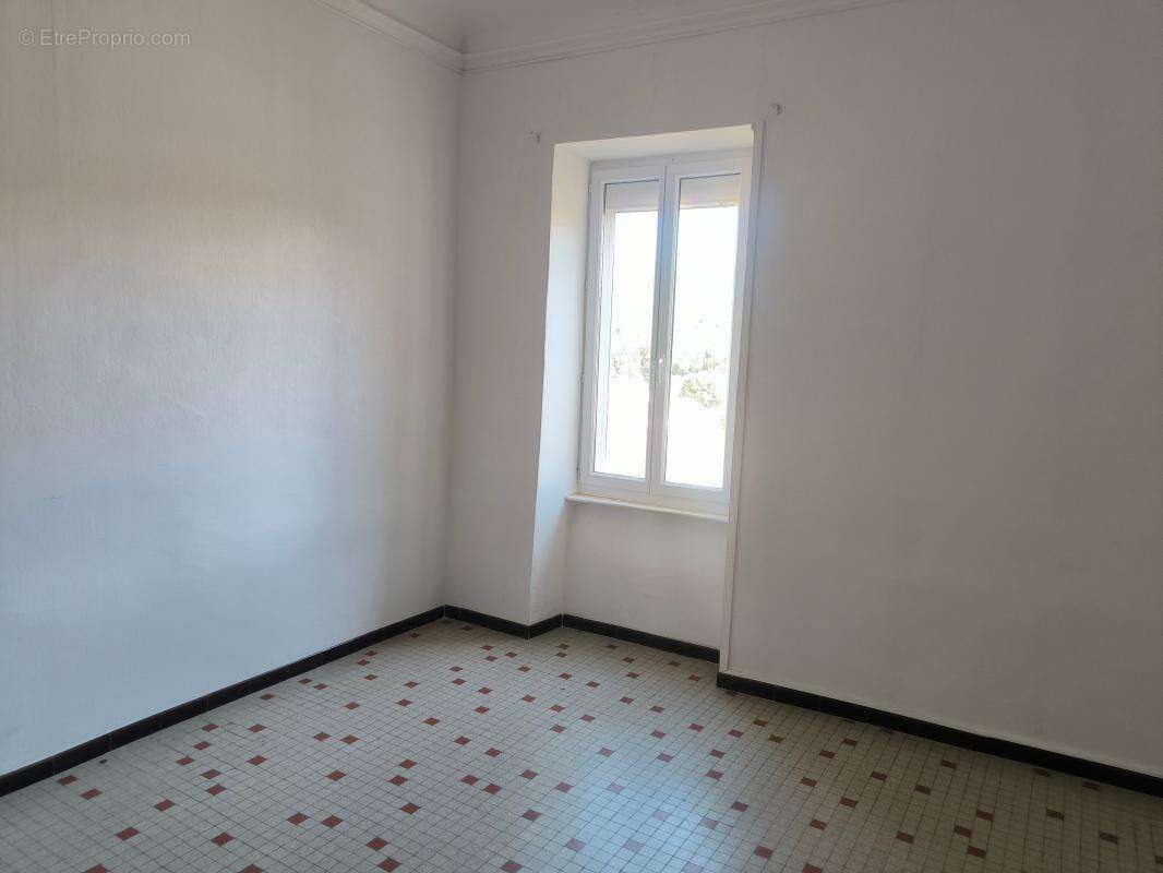 Maison de village + terrasse - photo 11