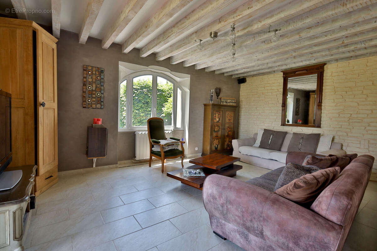 Maison à OYTIER-SAINT-OBLAS