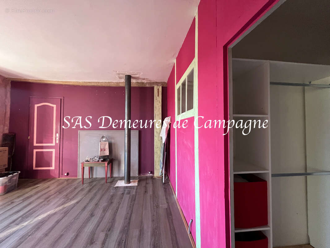 Maison à SENS-BEAUJEU