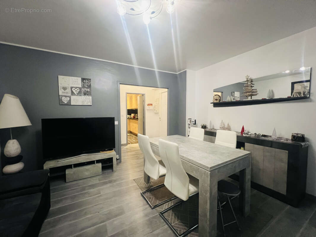 Appartement à SARTROUVILLE