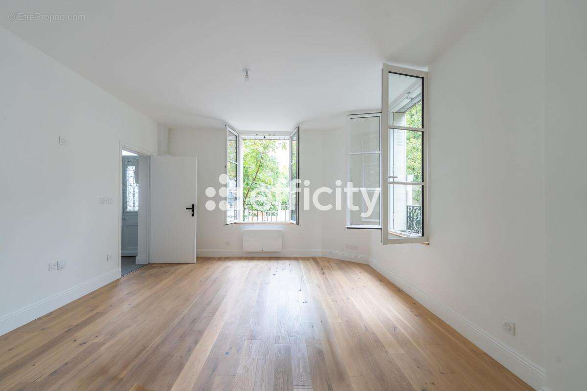 Appartement à VILLE-D&#039;AVRAY