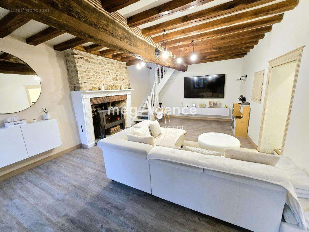 Maison de 4 pièces de 102m² - photo 2