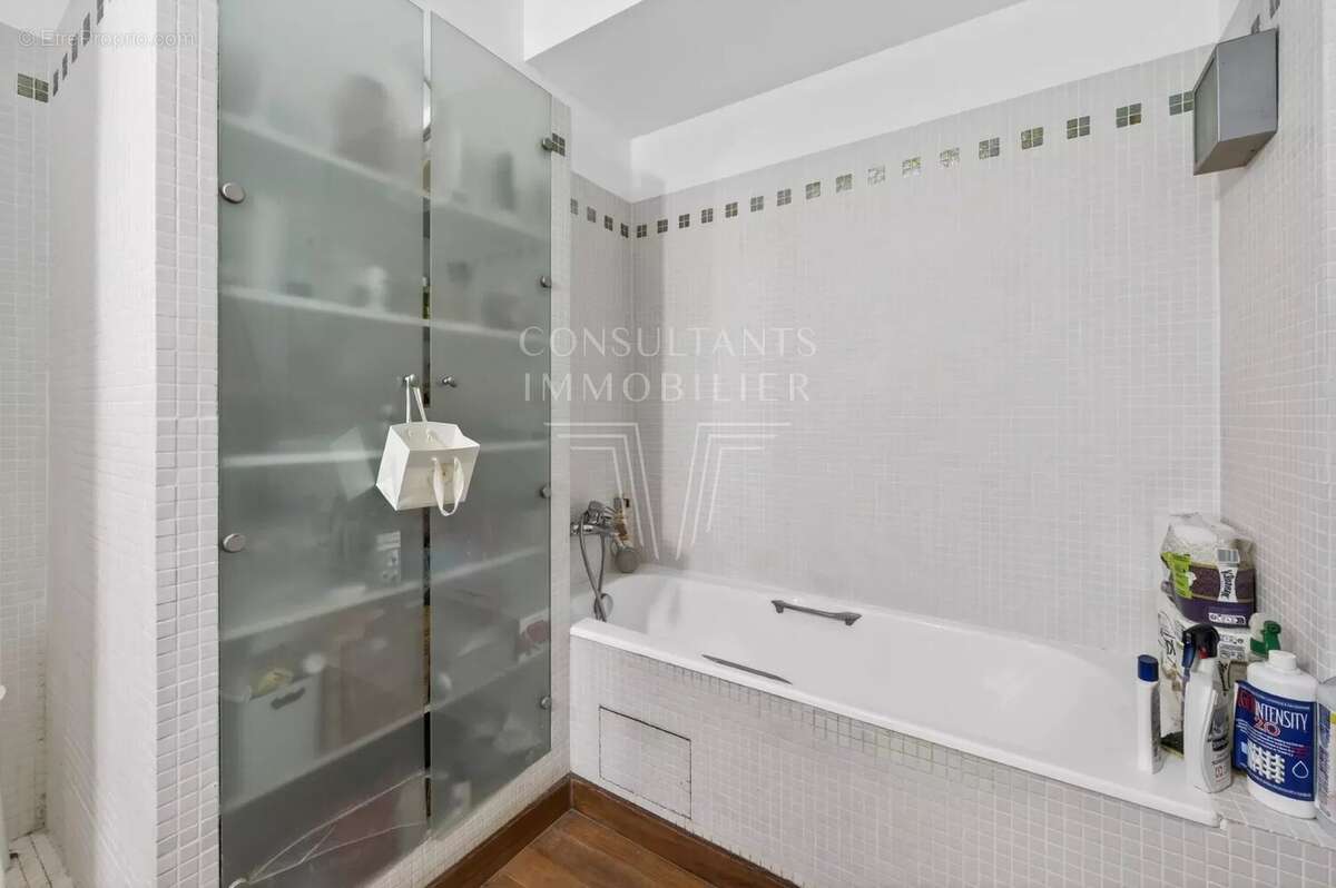 Appartement à NEUILLY-SUR-SEINE