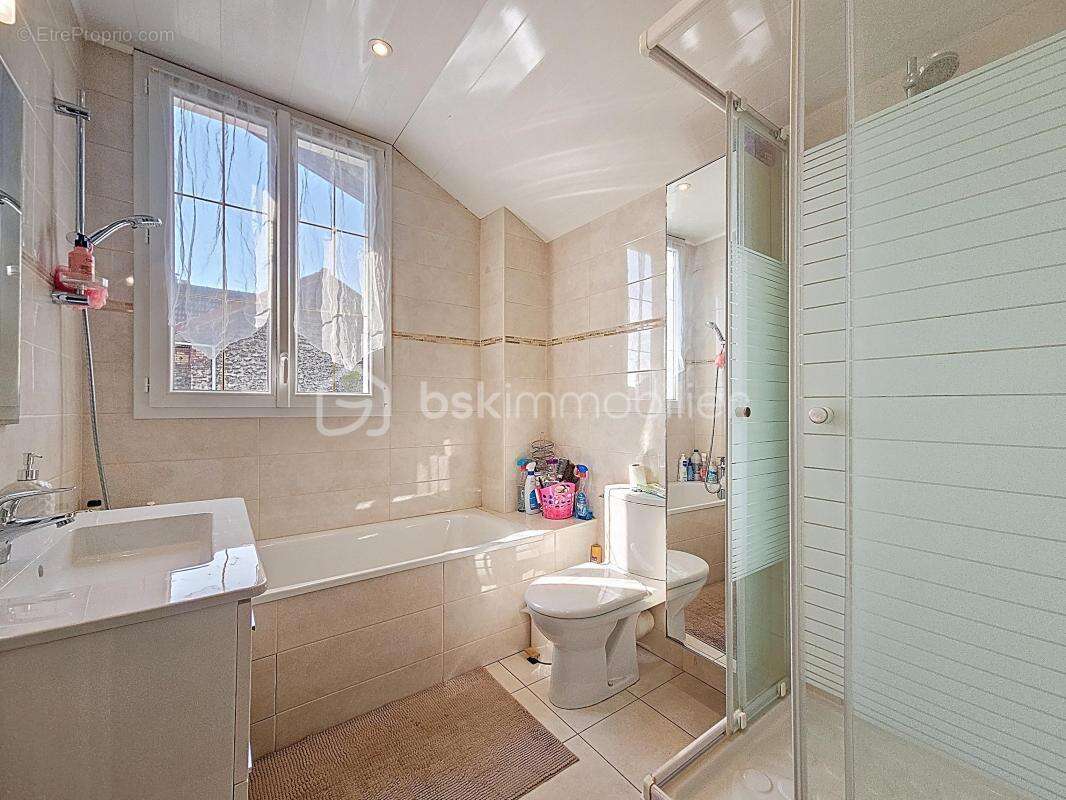 Maison à LES PAVILLONS-SOUS-BOIS