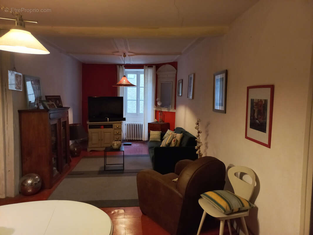 Maison à MONTESQUIOU