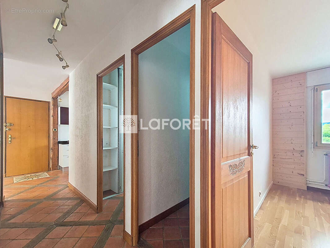 Appartement à CHALLES-LES-EAUX