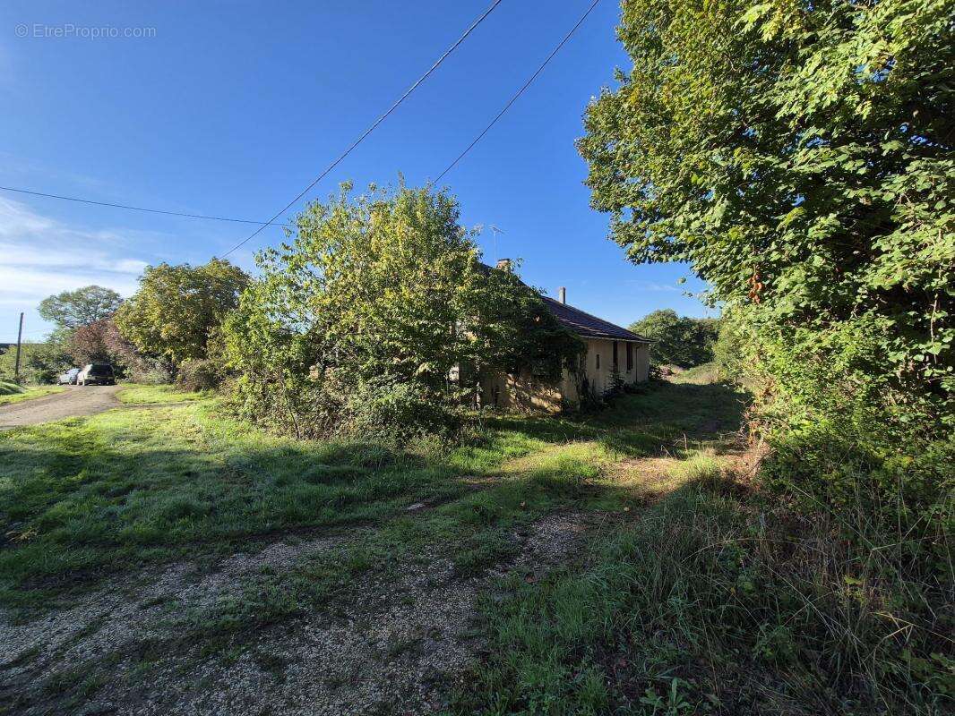 Maison à LA BERTHENOUX