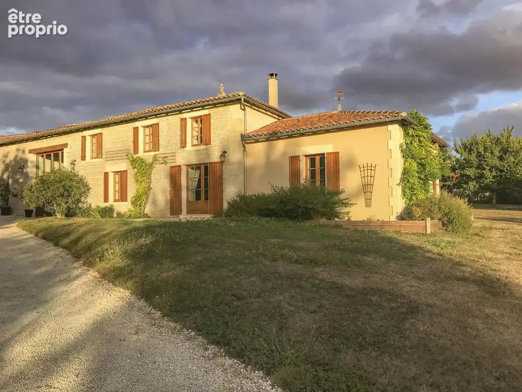 Jolie maison en pierre avec piscine au cœur du village - photo 19