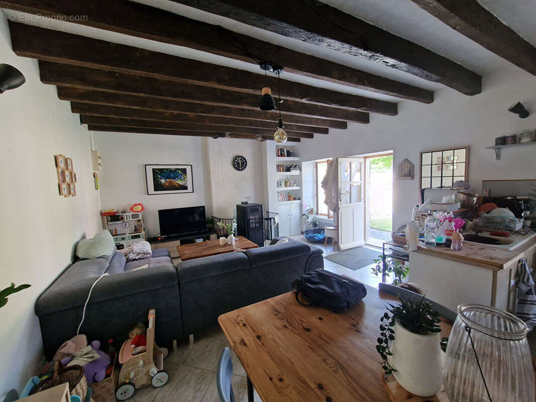 Maison à TOURNON-SAINT-PIERRE