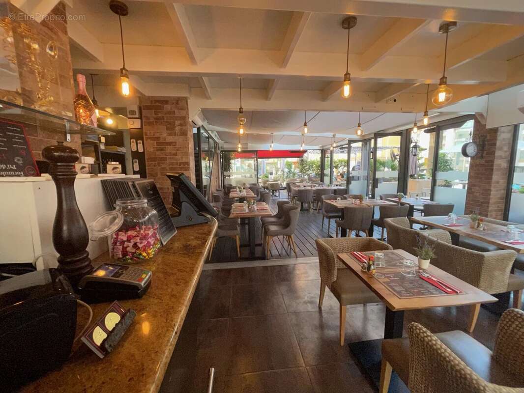 Cannes rue d antibes  brasserie restaurant - photo 3