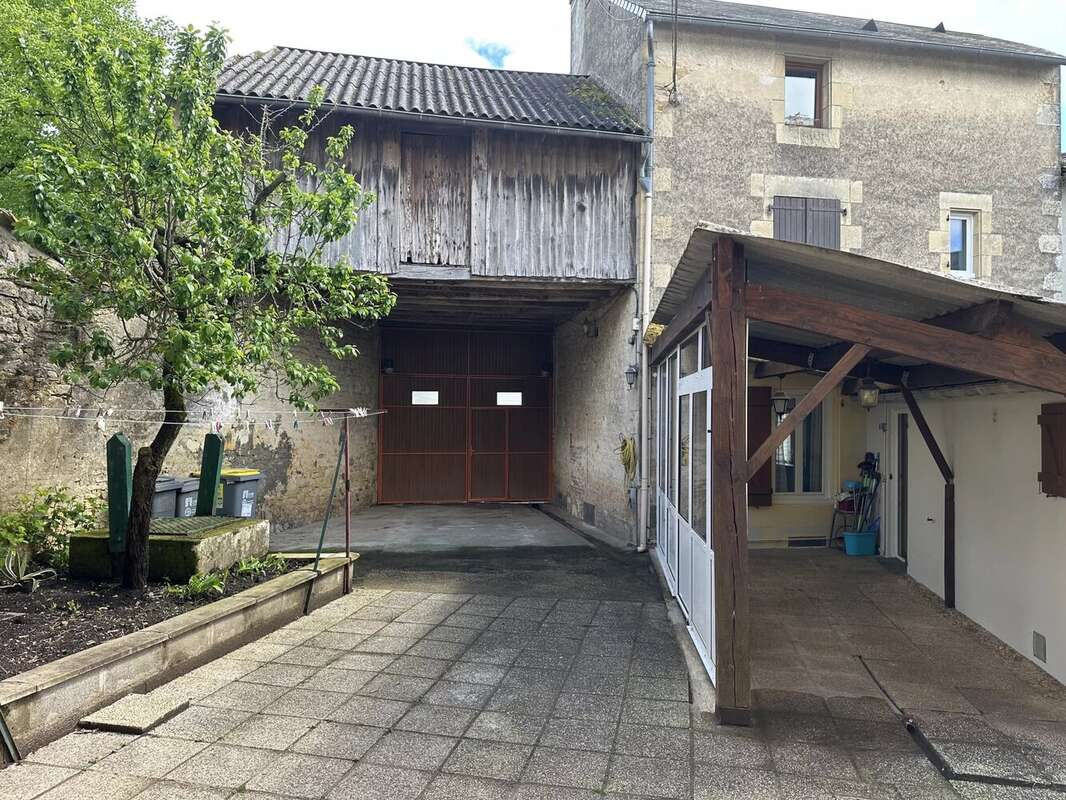 Maison à SAINT-MAURICE-LA-CLOUERE