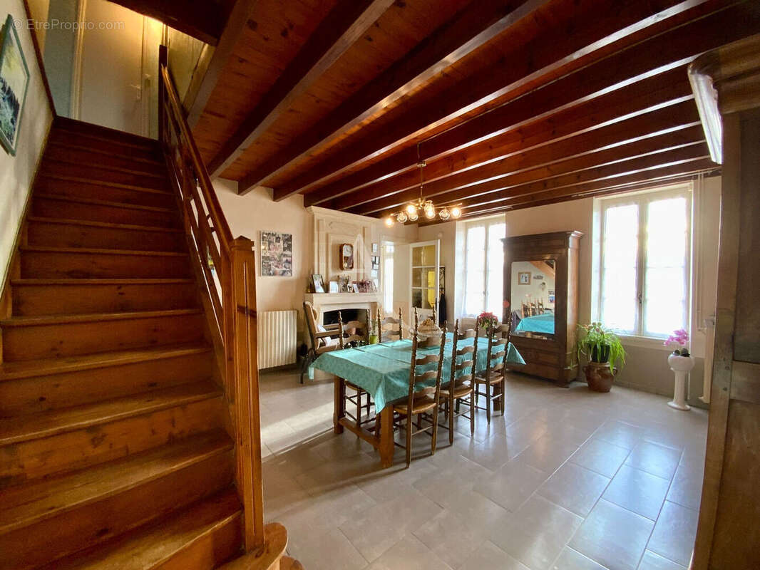 Maison à MIRAMBEAU