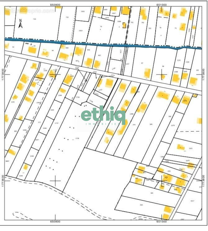 Terrain à CAPESTERRE-BELLE-EAU