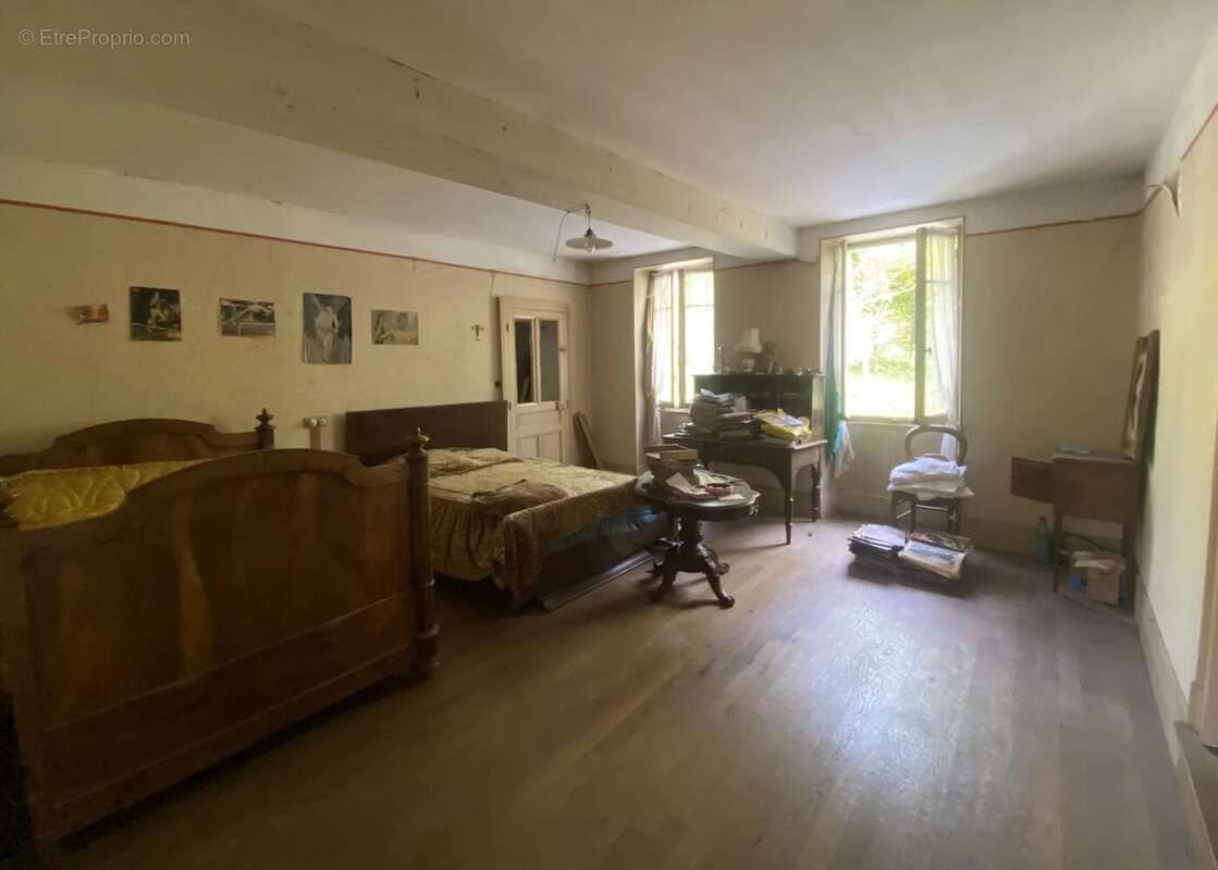 MOULIN et maison de 175 m² avec grandes dépendances et terrain - photo 17
