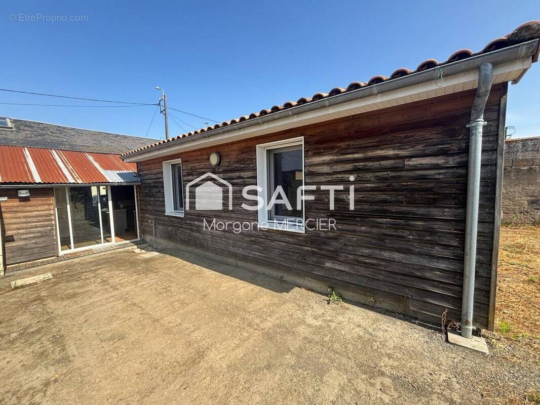 Photo 1 - Maison à SAINT-VARENT