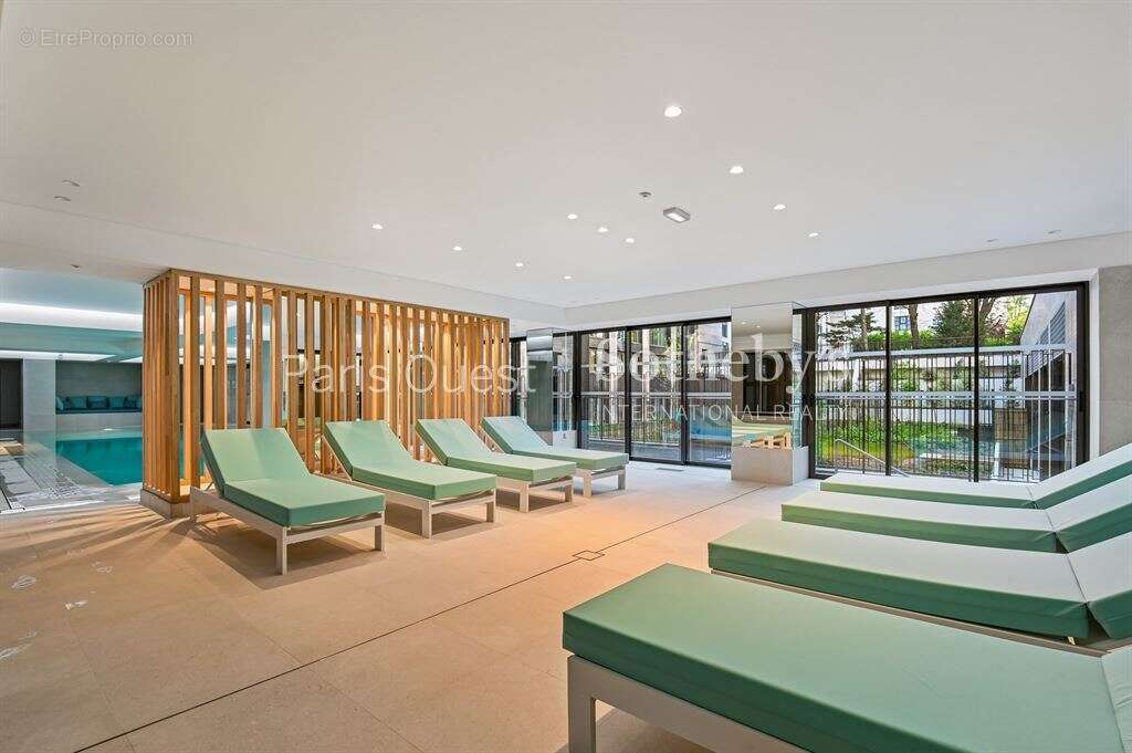 Appartement à NEUILLY-SUR-SEINE