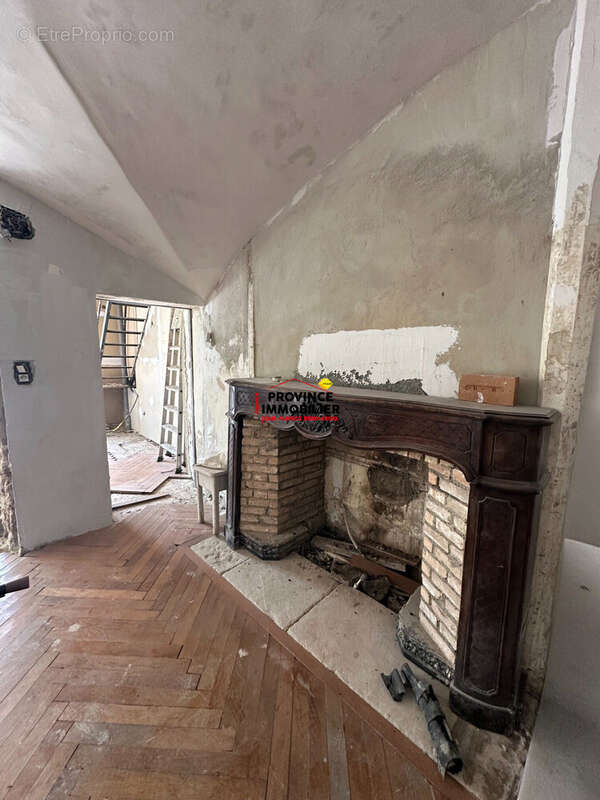 Maison 388 m² à Grignan  - photo 7