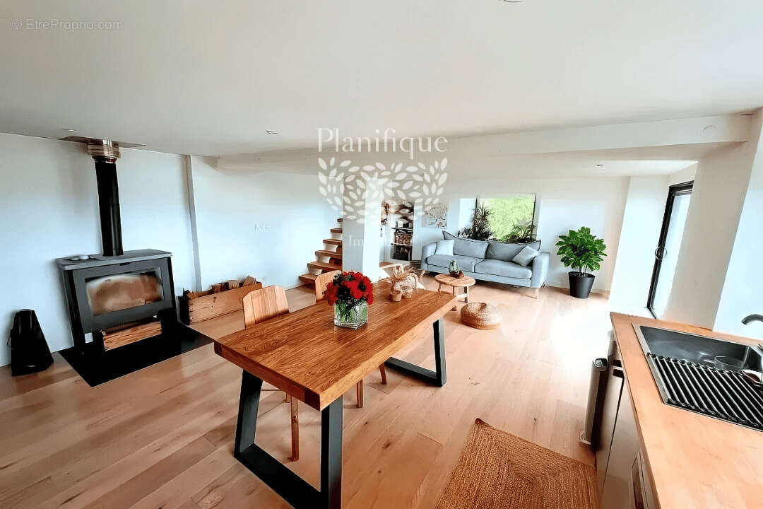 Maison à SAINT-PIERRE-EN-FAUCIGNY