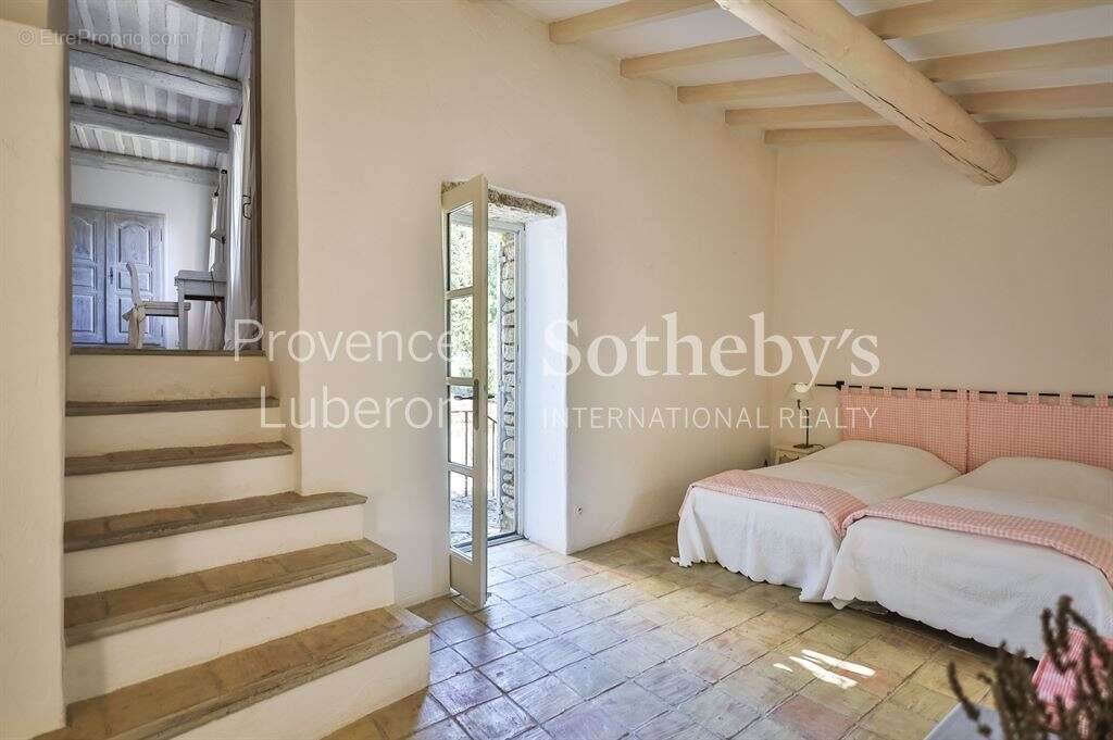 Maison à GORDES