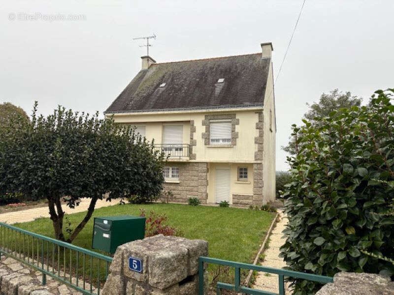 Maison à SEGLIEN