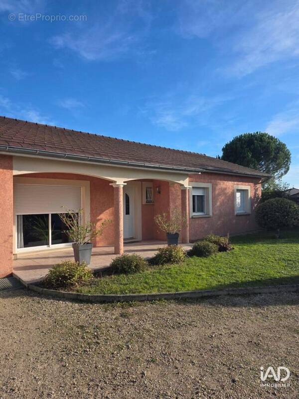 Photo 1 - Maison à SAINT-YAN