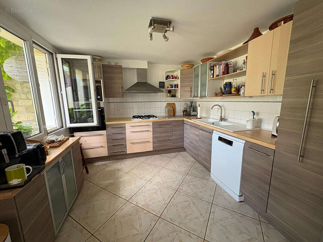 Maison à MAURECOURT