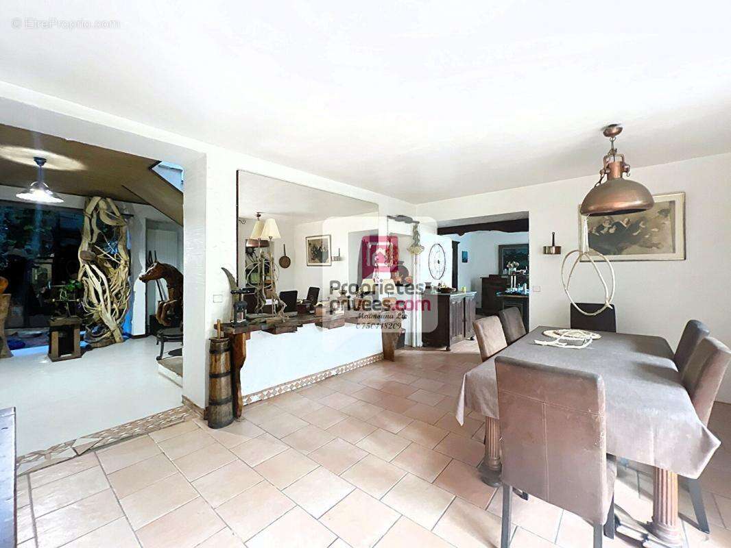 Maison à GILLY-SUR-ISERE